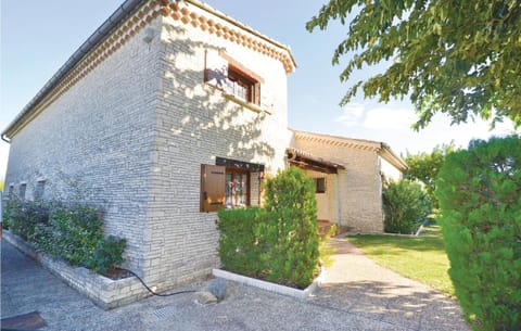 Awesome Home In Aubignan With Private Swimming Pool, Can Be Inside Or Outside House in Carpentras
