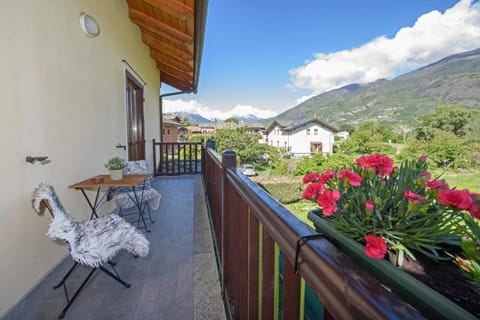 Property building, Day, Natural landscape, View (from property/room), Balcony/Terrace, Garden view, Mountain view
