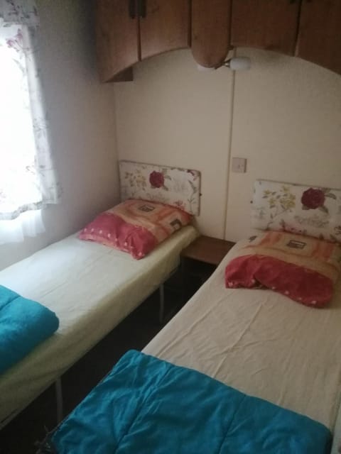 Mobil-home 4/6 personnes dans parc avec lac Campground/ 
RV Resort in Normandy