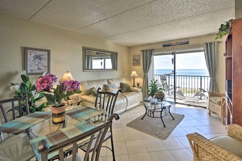 Ormond Beach Condo with Balcony and Views Apartment in Ormond By The Sea