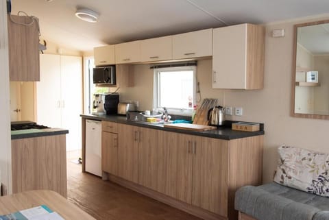 3 Bedroom Caravan -Beachcomber Holiday Park In Cleethorpes ...