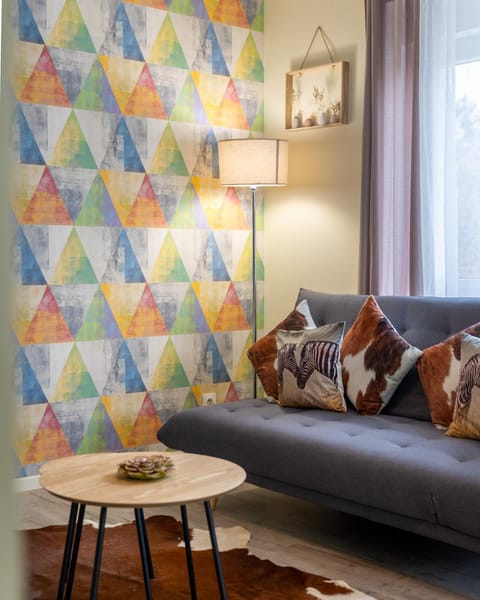 Living room, Decorative detail, Seating area