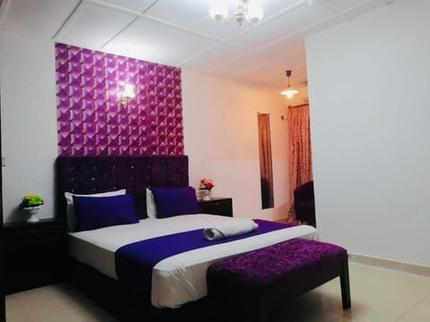 ZUNOX GUEST HOUSE Bed and Breakfast in Freetown
