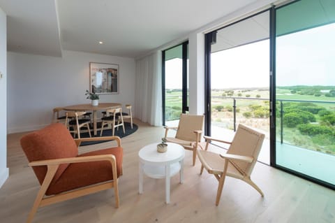 Balcony/Terrace, Living room, Dining area, Garden view