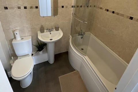 Newcourt Heights Sleeps 4 with Balcony Apartment in Torquay