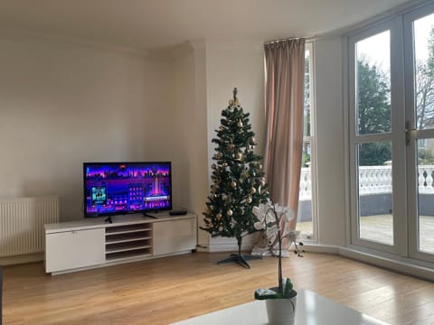 Newcourt Heights Sleeps 4 with Balcony Apartment in Torquay