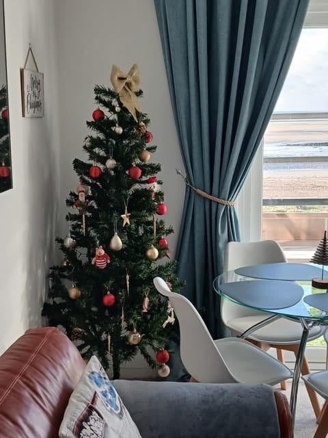 Sea view apartment at the beach! Apartment in Wales