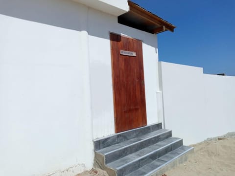HOUSE WHITE VICHAYITO BEACH Haus in Vichayito