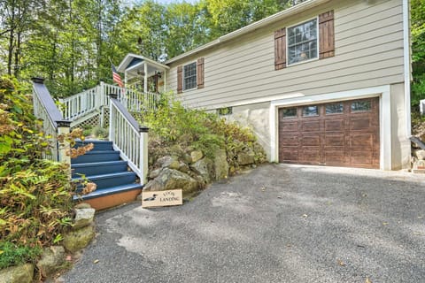 Rustic Adirondacks Home with Hot Tub and Lake Access! House in Capital District, NY, USA