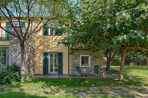 Property building, Spring, Day, Garden, Garden view