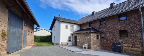 Eifelhof mit Obstbaumwiese House in Rhineland-Palatinate