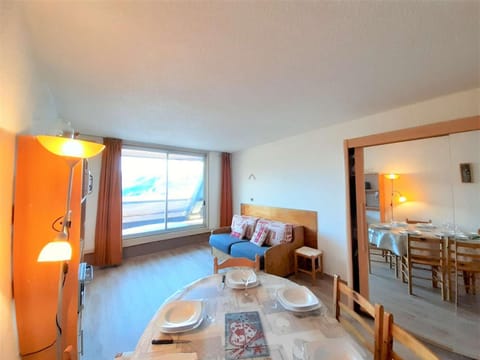 Studio cabine 6 pers avec balcon et vue sur pistes - FR-1-457-202 Apartment in Saint-Lary-Soulan