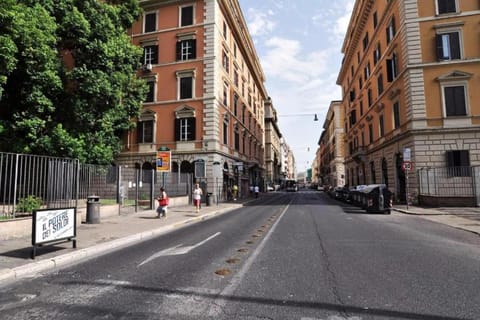 Bird's eye view, Street view, Quiet street view