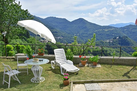 Balcony/Terrace, Mountain view