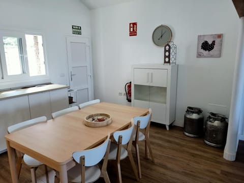 Dining area, kitchen