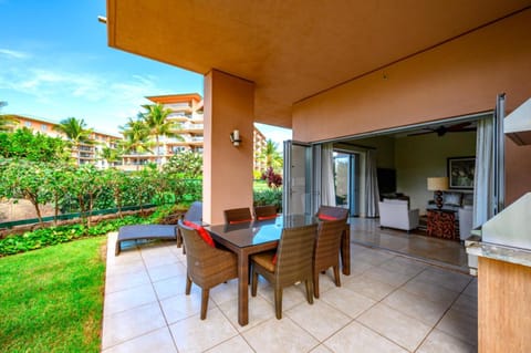 K B M Resorts- HKH-150 Ultimate 3Bd ocean-front, private yard, steps to pool and beach Condo in Kaanapali
