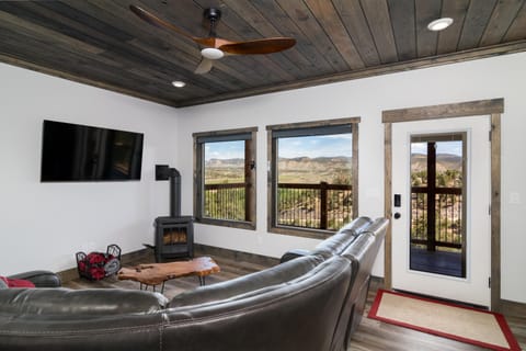 Overlook Cabin. Romantic Views Fire Pit/Hot Tub & Zion Adventure Maison in Orderville