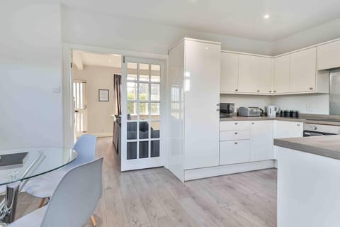 Newly Extended 3 Bed Family Home Near Graves Park House in Sheffield