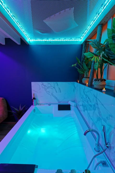 Romance spa tropical Le Havre Apartment in Le Havre