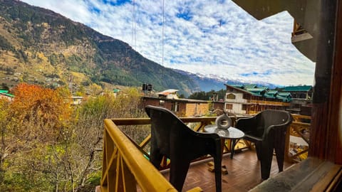 Patio, Spring, Natural landscape, View (from property/room), Balcony/Terrace, Mountain view