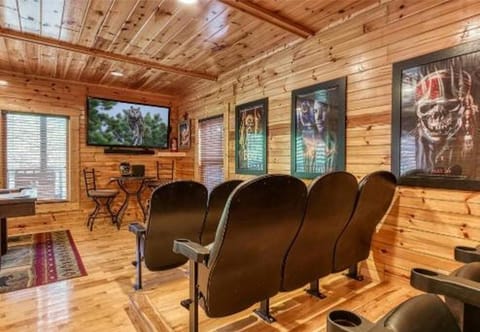 Dreams Come True With This Luxury Cabin! House in Gatlinburg