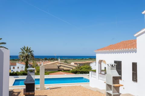 Property building, BBQ facilities, Sea view, Sea view, Swimming pool