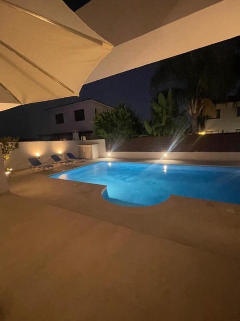 Night, Swimming pool