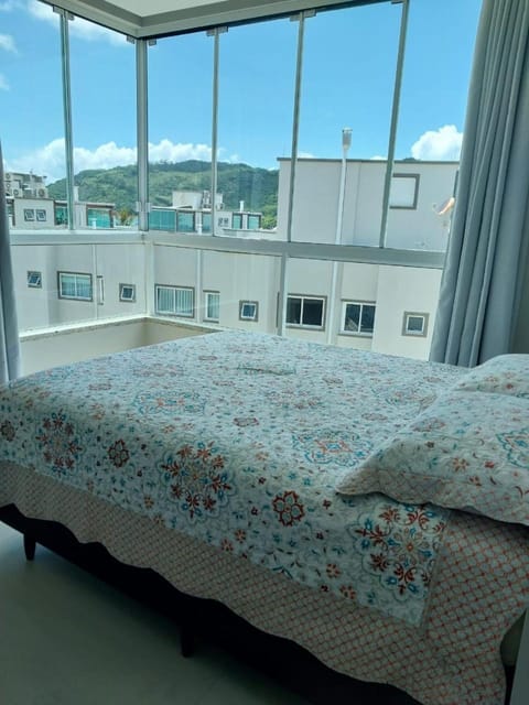 Cobertura em Canto Grande- Bombinhas SC a 30 metros da praia com vista para o mar Apartment in Bombinhas