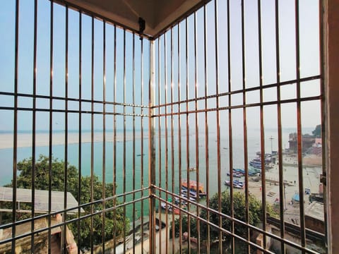 View (from property/room), Balcony/Terrace, Lake view, River view