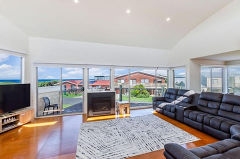 Southern Waves House in Port Fairy