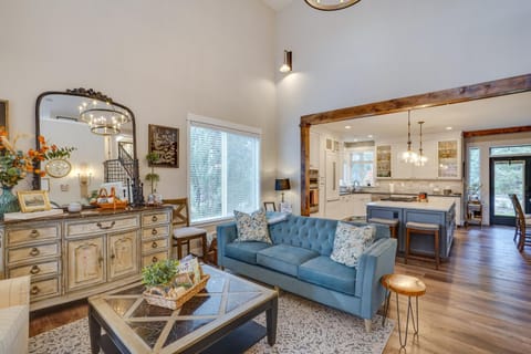 Cozy Bend Home - Walk to Old Mill District! Maison in Bend