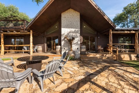 Guadalupe Bluff Log Cabin Wohnung in Kerrville