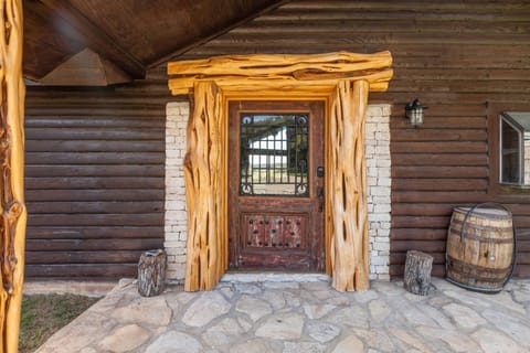 Guadalupe Bluff Log Cabin Wohnung in Kerrville