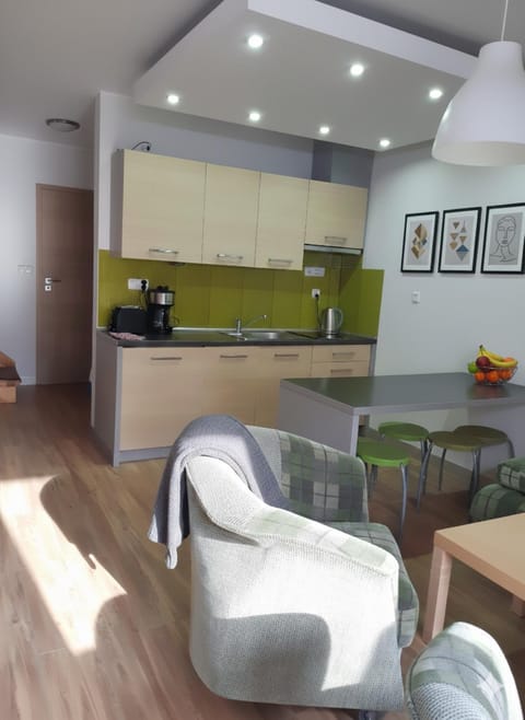 Kitchen or kitchenette, Living room