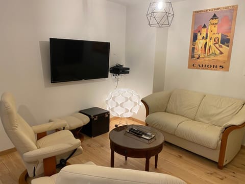 Cahors 62m2 - T3 neuf 4 étoiles certifié catégorie Prestige - le Bartassec - wifi - parking Apartment in Cahors
