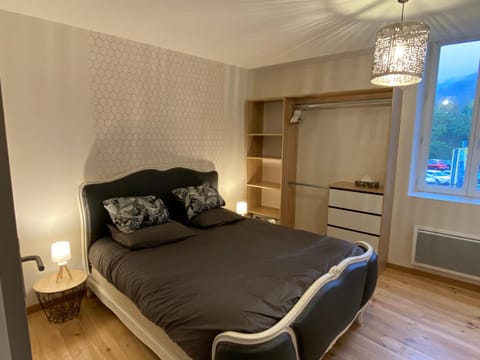 Cahors 62m2 - T3 neuf 4 étoiles certifié catégorie Prestige - le Bartassec - wifi - parking Apartment in Cahors