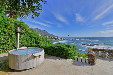 Bingley Place - Camps Bay Luxury Villa Chalet in Camps Bay