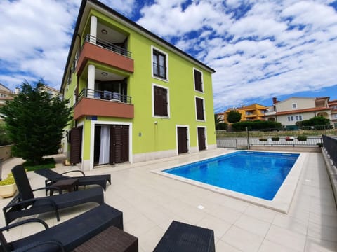 Swimming pool