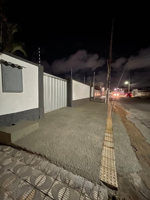 Linda casa com jacuzzi no coração de ponta negra House in Parnamirim