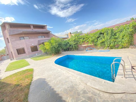 Luxury Villa with a Pool Villa in Yerevan
