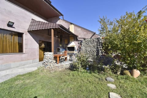 Luxury Villa with a Pool Chalet in Yerevan