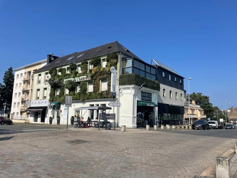 Property building, Street view