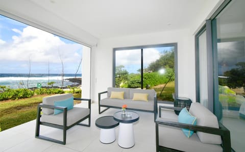 White&Blue Beachfront Luxury Poste Lafayette Chalet in Mauritius