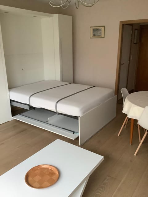 Zongerichte studio Sint-Idesbald met mooi zeezicht Apartment in Koksijde