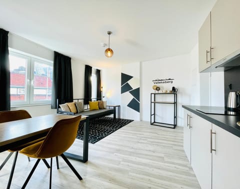 Kitchen or kitchenette, Seating area, Dining area