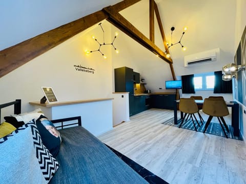 Living room, Food, kitchen