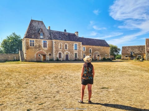 Manoir du Bois Joly - Roulotte Vintage Country House in Nogent-le-Rotrou