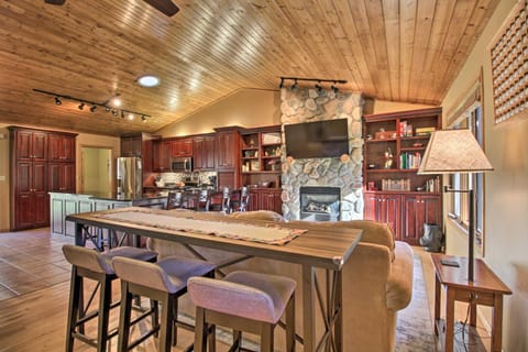 Cabin with Fire Pit and Movie Room, 1 Mi to Lake House in Breezy Point