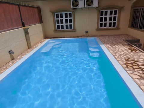 RS VILLAS private bungalow with pool,yard,WiFi and 100mts to the beach Eigentumswohnung in Flic en Flac