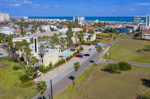 Spotless Updated Condo with Pool - Habitat unit 7 Condo in South Padre Island